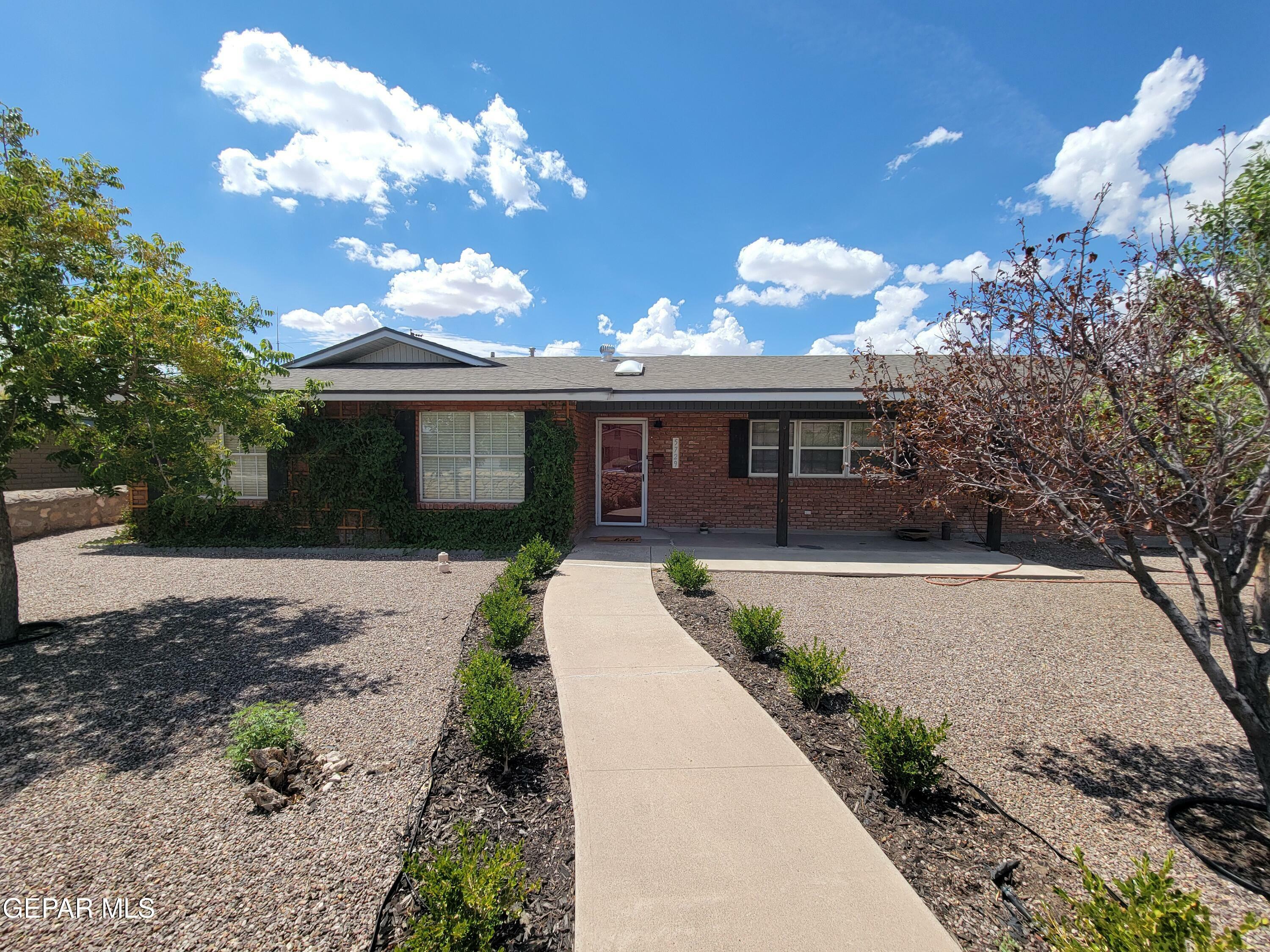 Property Photo: 5729 Beaumont Place TX 79912