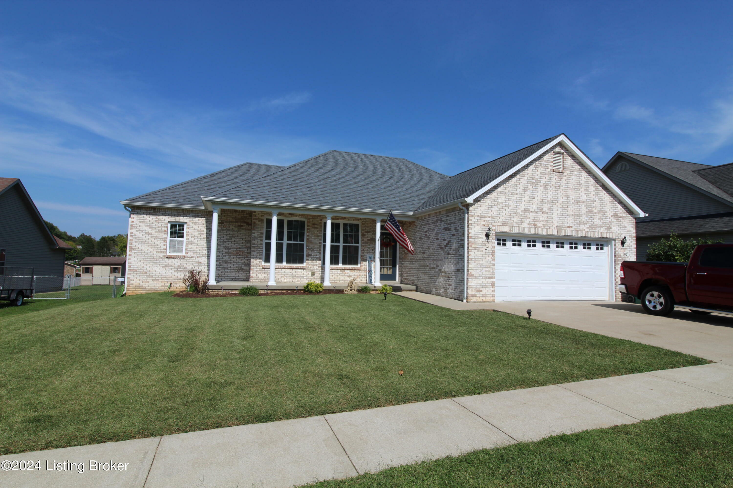 Property Photo:  106 Maxwell Ct  KY 40175 