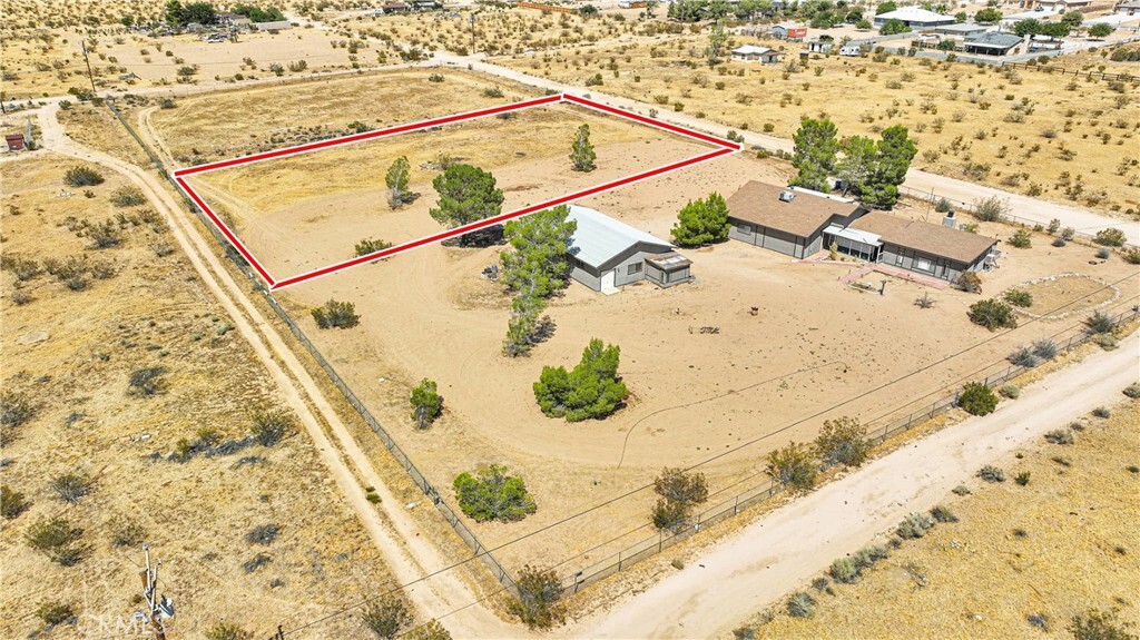 Property Photo: 1 Barbara Lane CA 92307