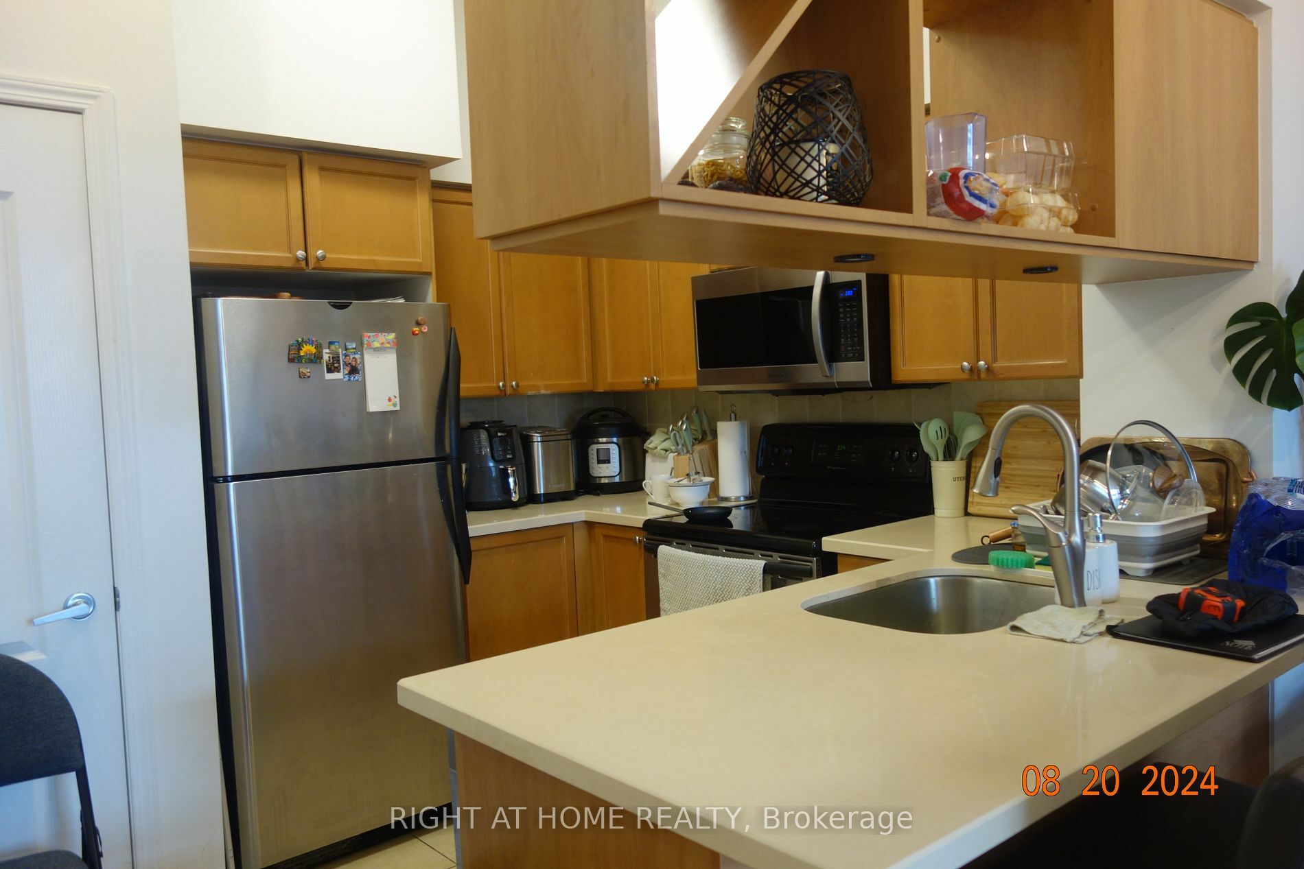 Property Photo:  320 City Centre Drive Ctre S 315  ON L5B 4P8 