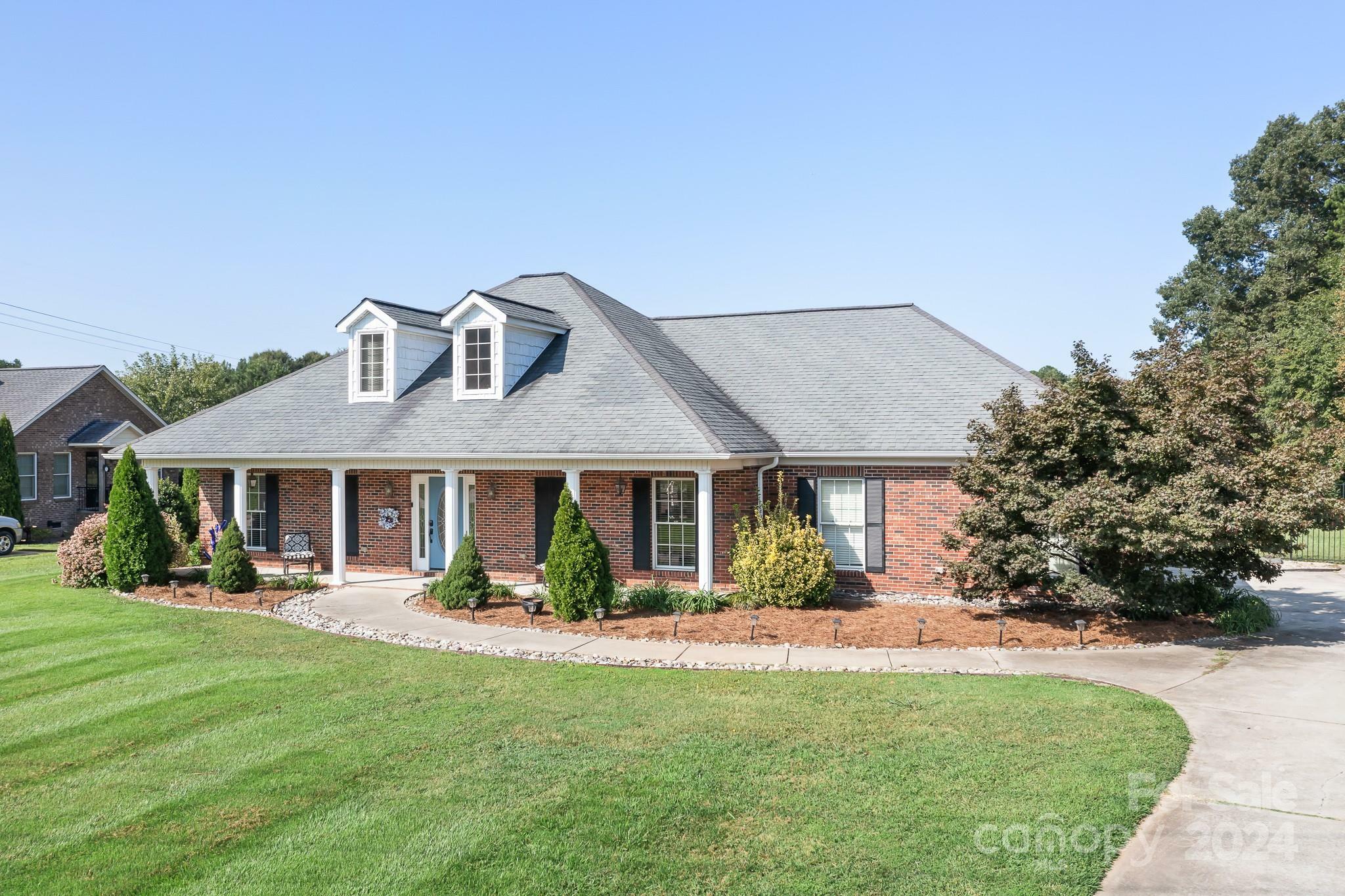 Property Photo:  1244 Killian Farm Road  NC 28164 