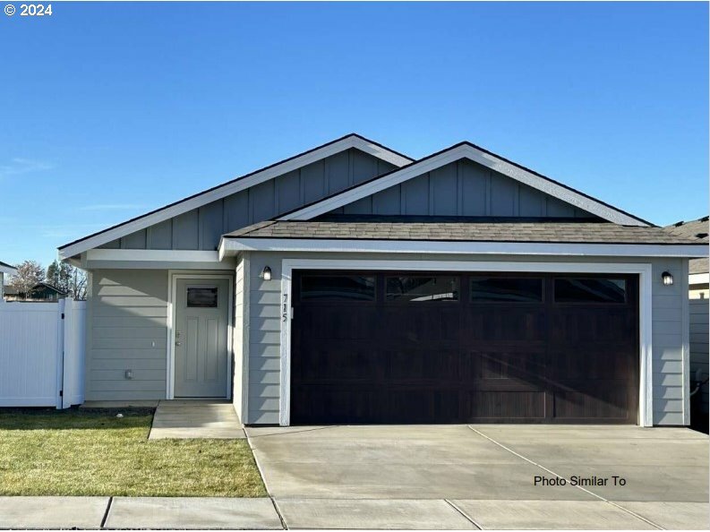 Property Photo: 1085 NE Emerald Dr OR 97838