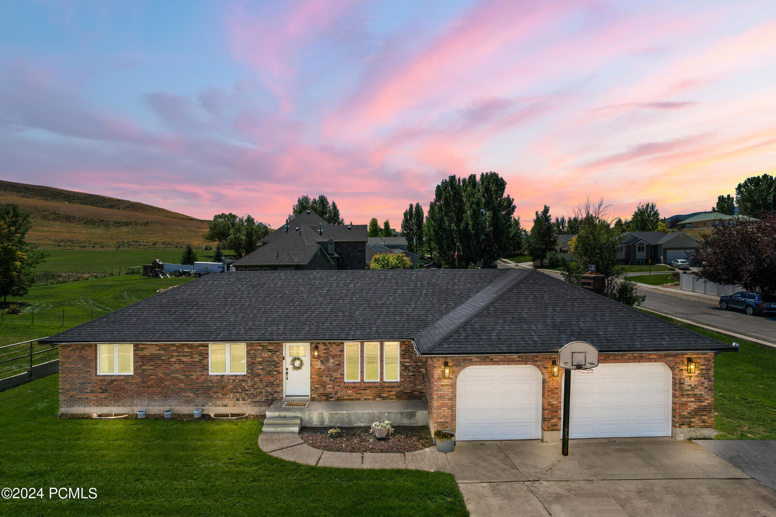 Property Photo:  251 S Beacon Hill Drive  UT 84017 
