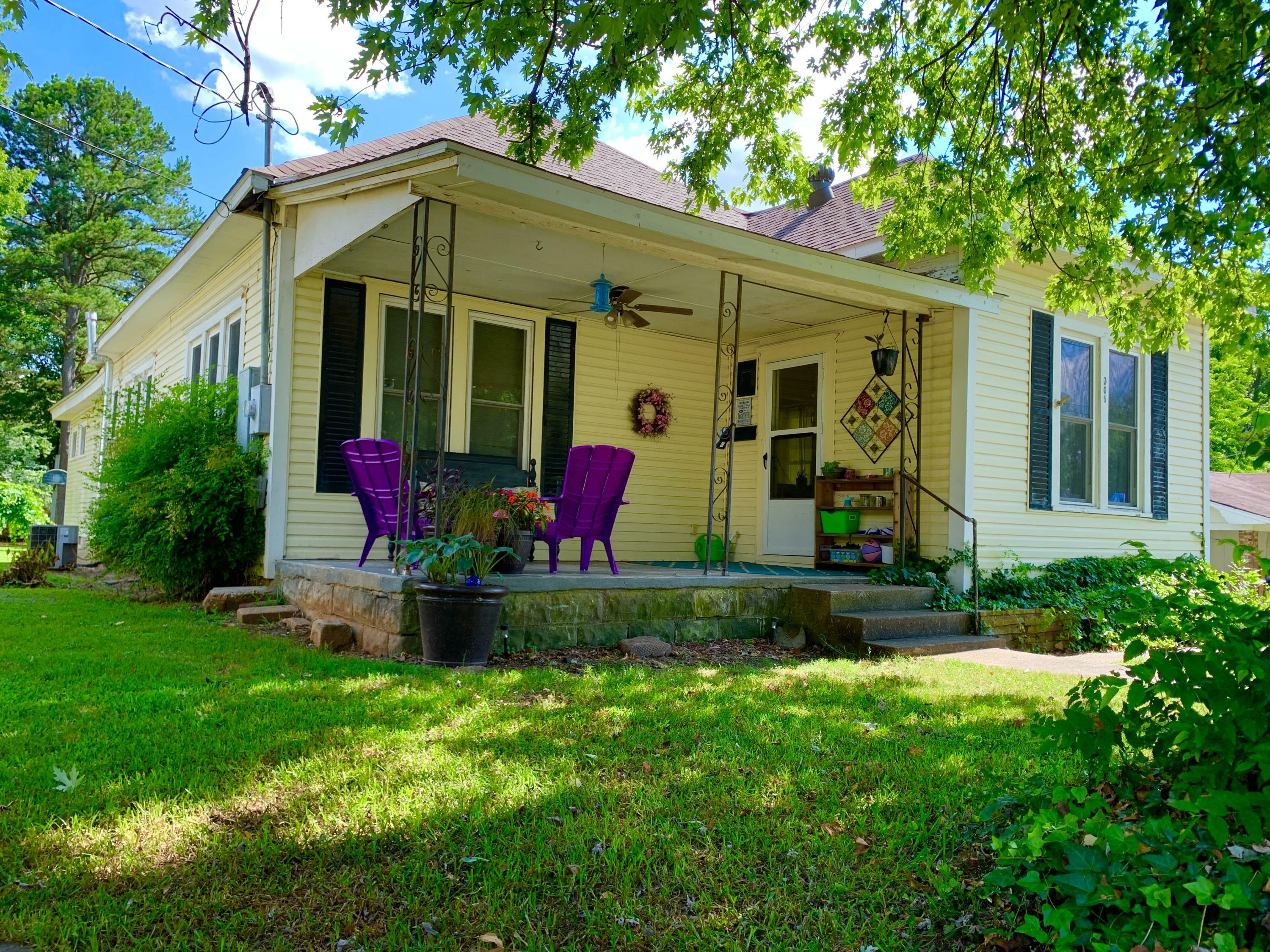 Property Photo:  705 Louise Street  AR 72830 