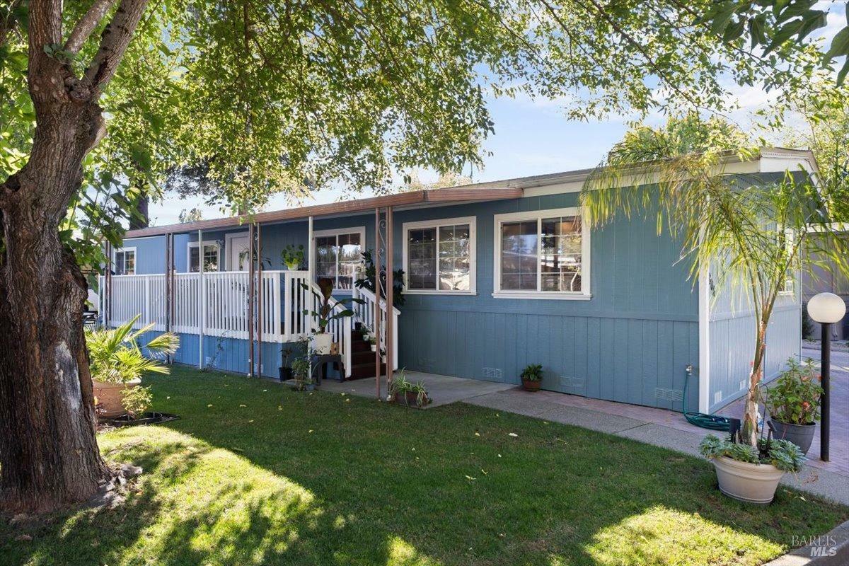 Property Photo: 804 Corte Azul CA 94928