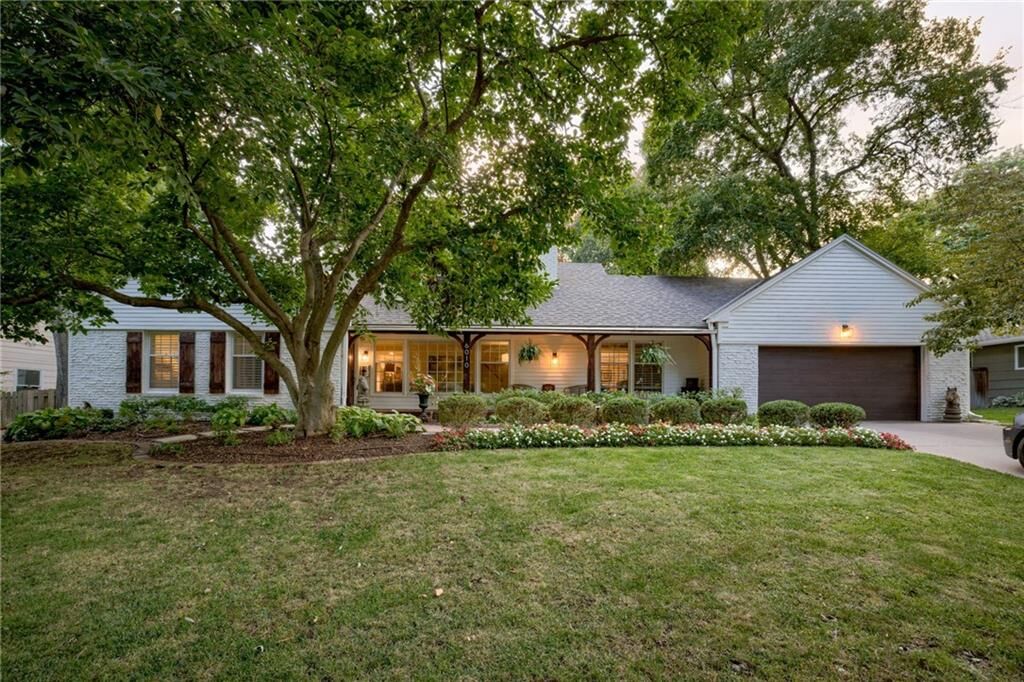 Property Photo:  6010 Cherokee Drive  KS 66205 