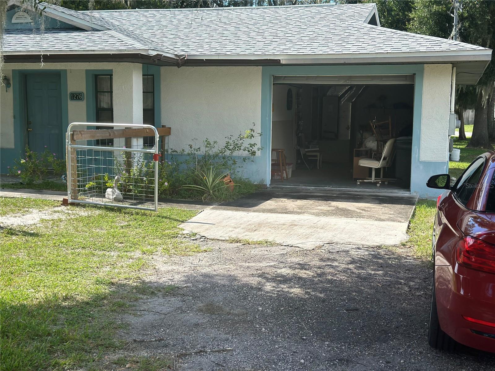 Property Photo: 1276 Cr 443 FL 33538