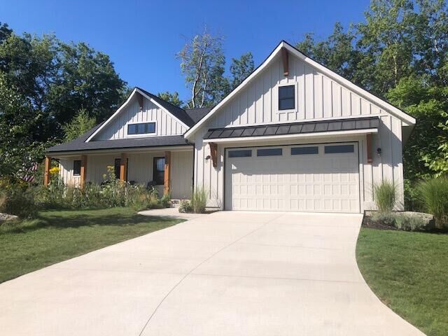 557 Artisan Row Ct  Douglas MI 49406 photo
