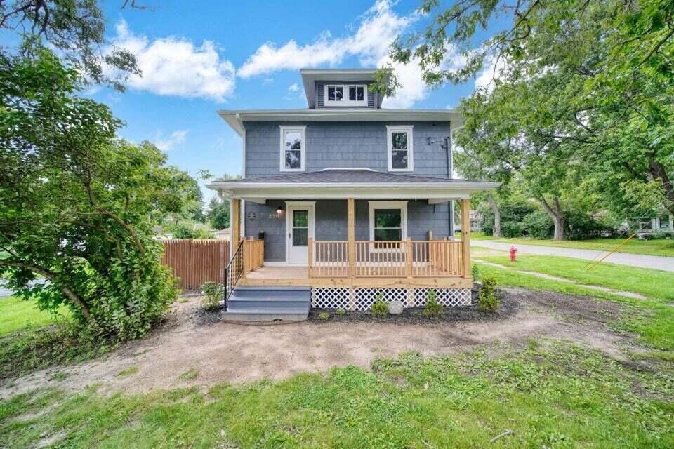 Property Photo:  2302 Francis Street  MI 49203 
