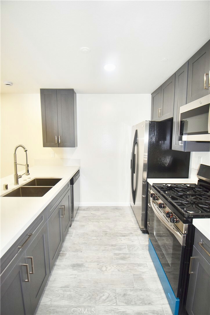 Property Photo:  17200 Newhope Street 123  CA 92708 