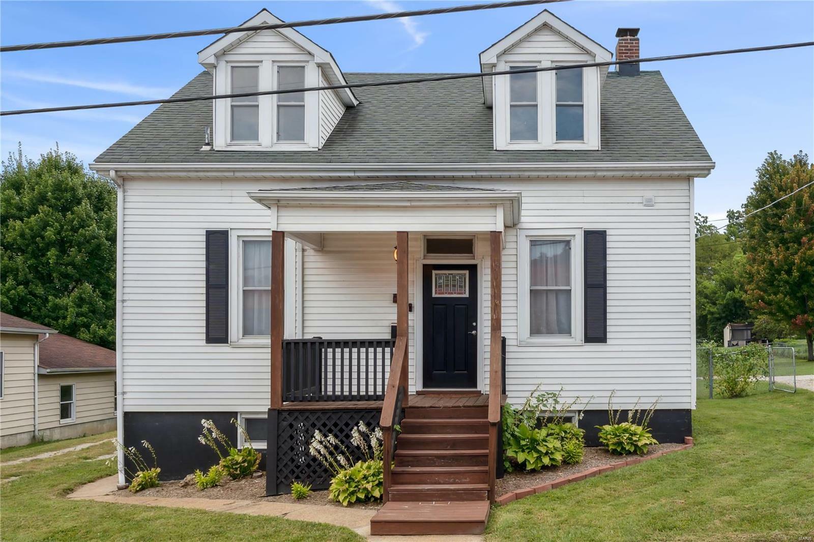 Property Photo:  613 Jefferson Street  MO 63090 