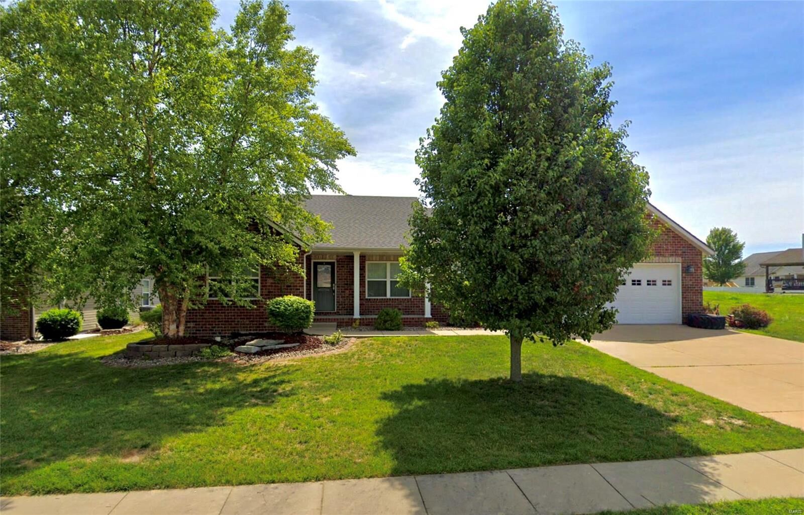 Property Photo:  33 Woodcrest Drive  IL 62010 