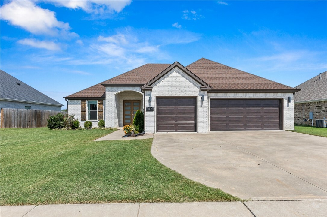 Property Photo:  1952 S River Meadows Drive  AR 72701 