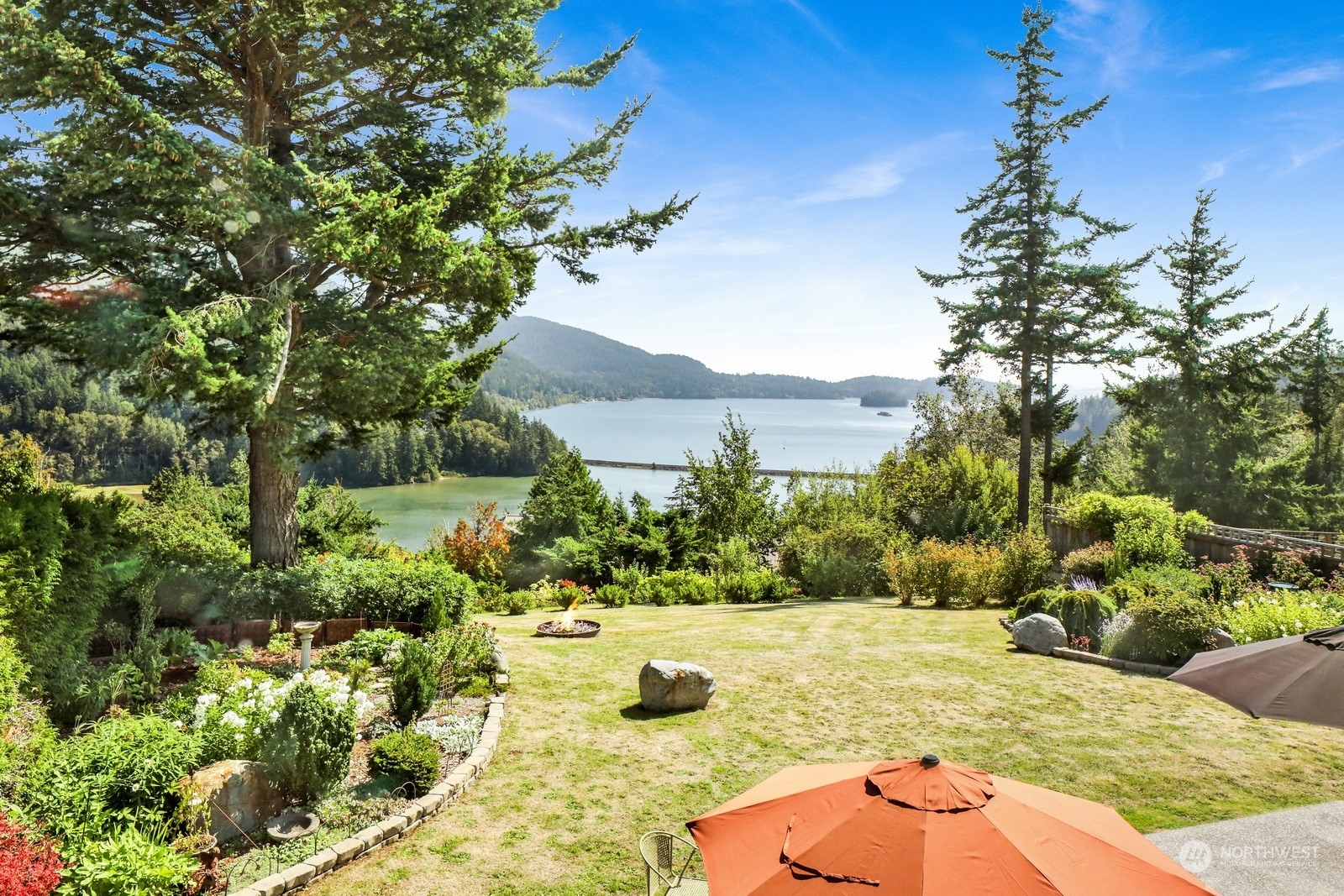 Property Photo:  332 Viewcrest Road  WA 98229 