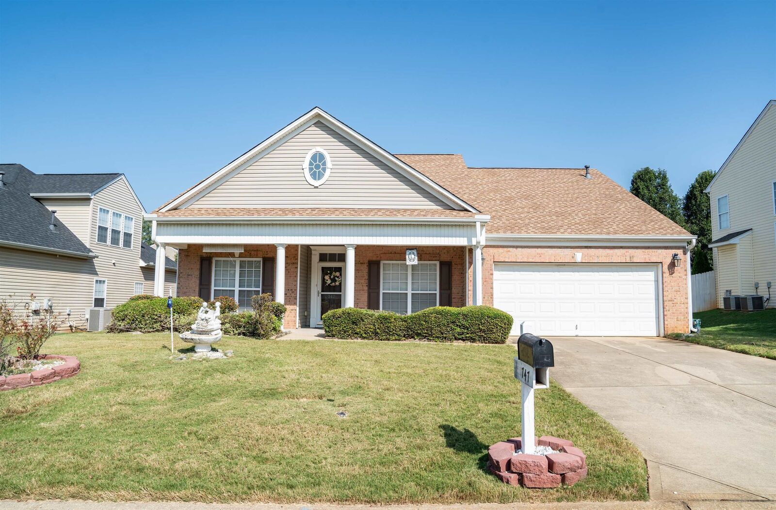 Property Photo: 747 Thistlewood Dr SC 29334