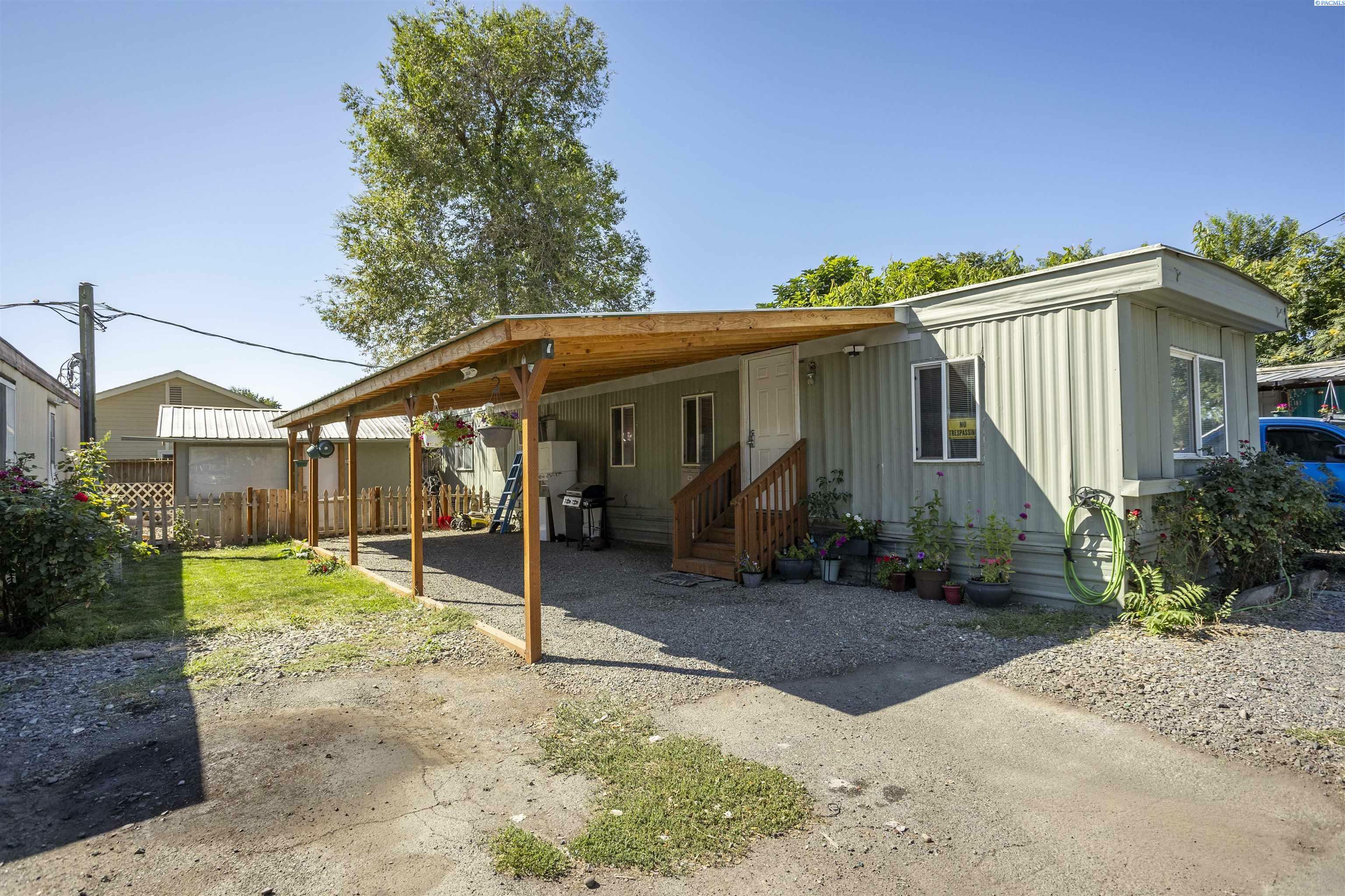 Property Photo:  1304 E Alder St #14  WA 98901 