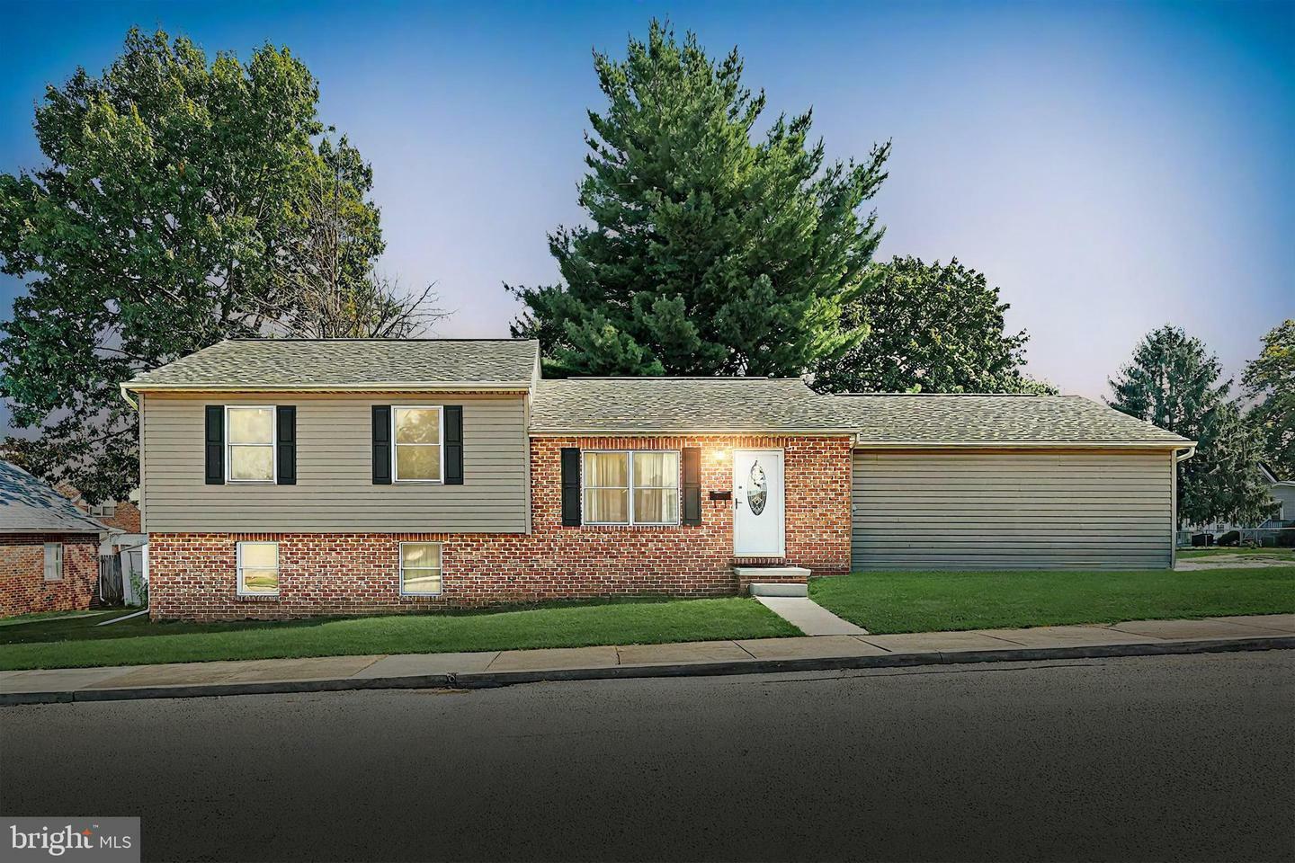 75 Monroe Street  Hanover PA 17331 photo