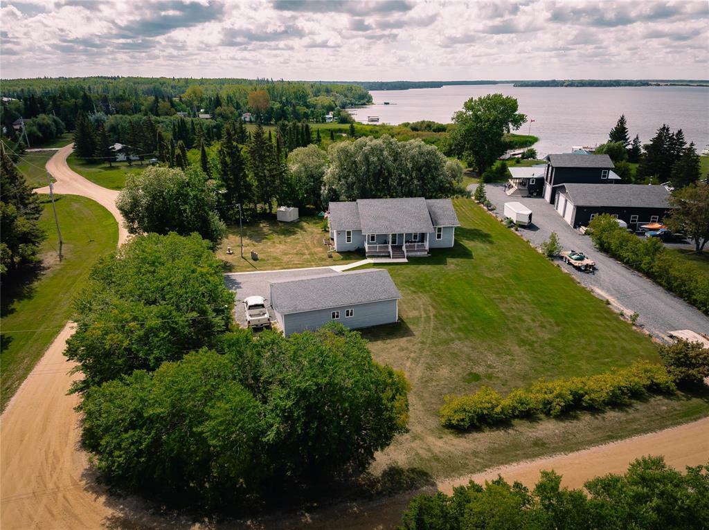 46 Sunset Drive  Lac Du Bonnet MB R0E 1A0 photo