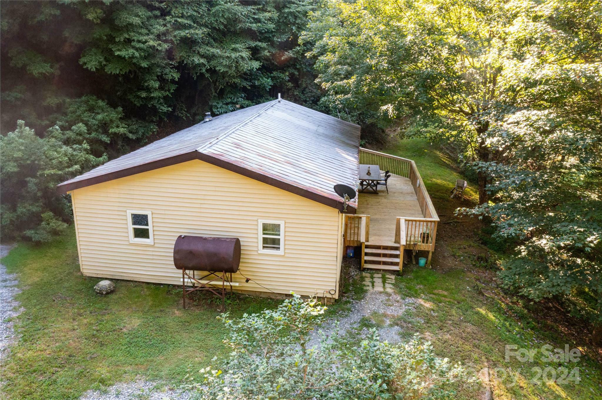 Property Photo:  500 Chimney Log Road  NC 28753 