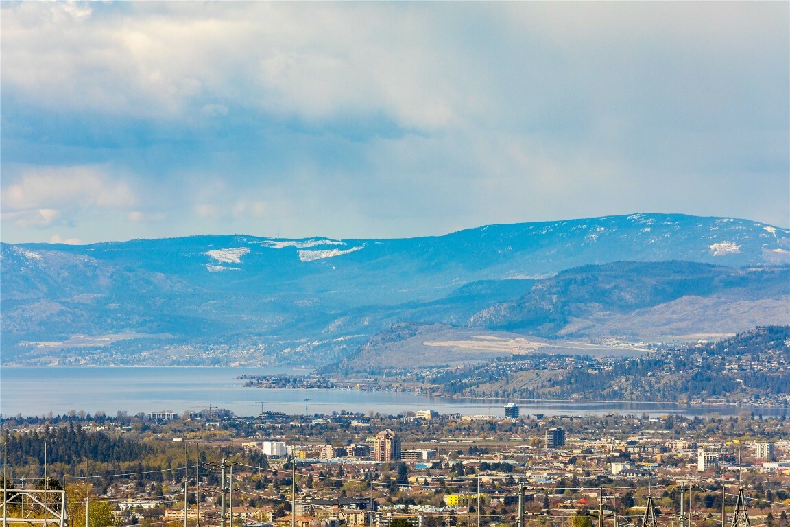 1416 Tower Ranch Drive  Kelowna BC V1P 1T8 photo