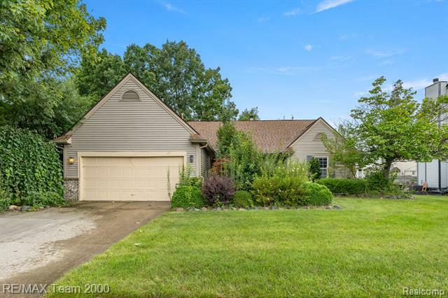 458 Harbour Pointe Drive  Belleville MI 48111 photo