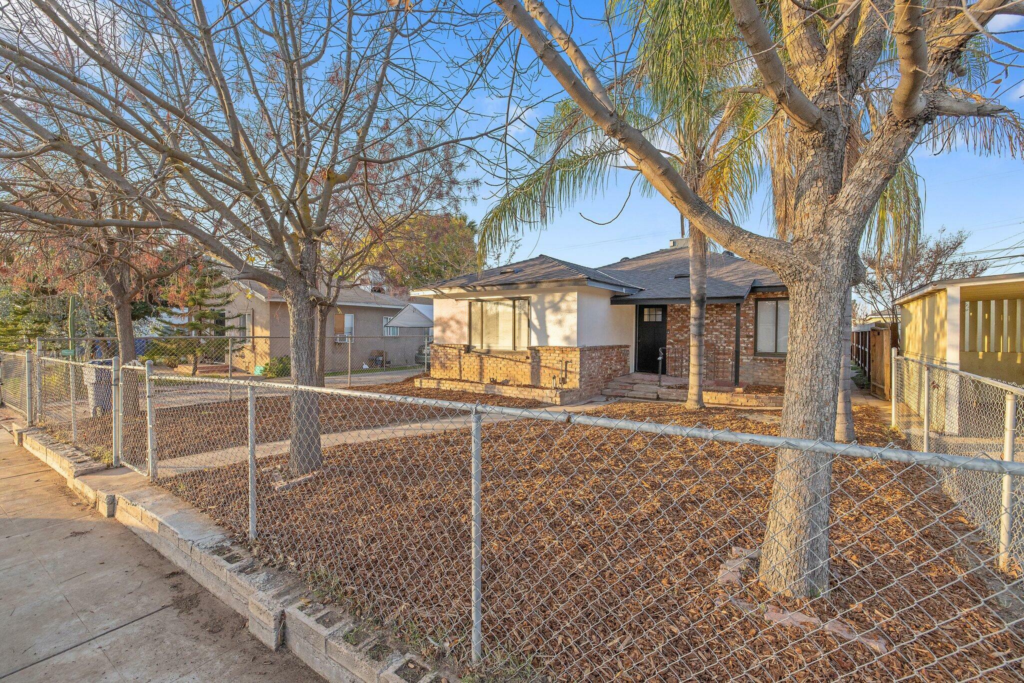 Property Photo:  336 W Pinedale Avenue  CA 93650 