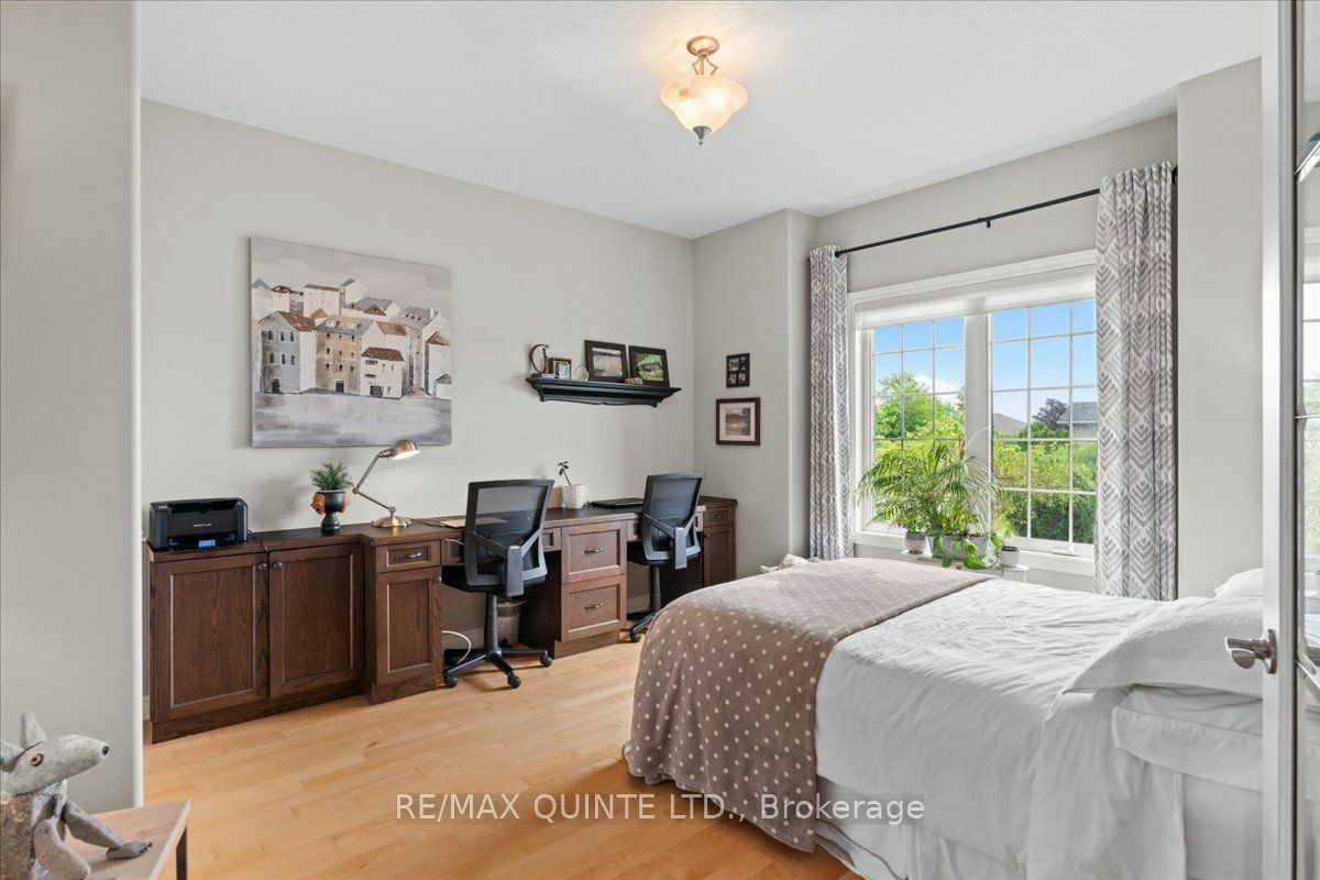 Property Photo:  49 Maplehurst Cres  ON K0K 3L0 