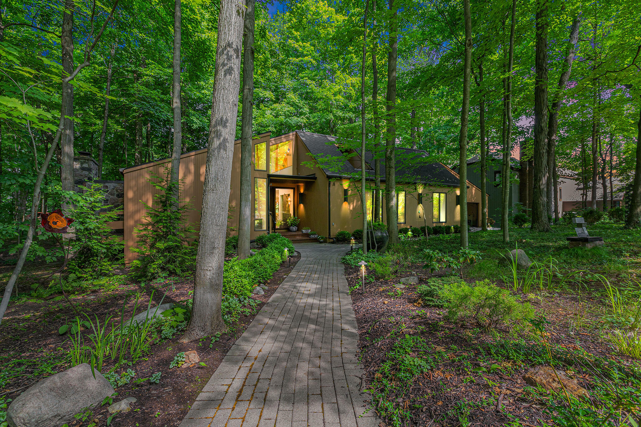 Property Photo:  3975 Waldenwood Drive  MI 48105 