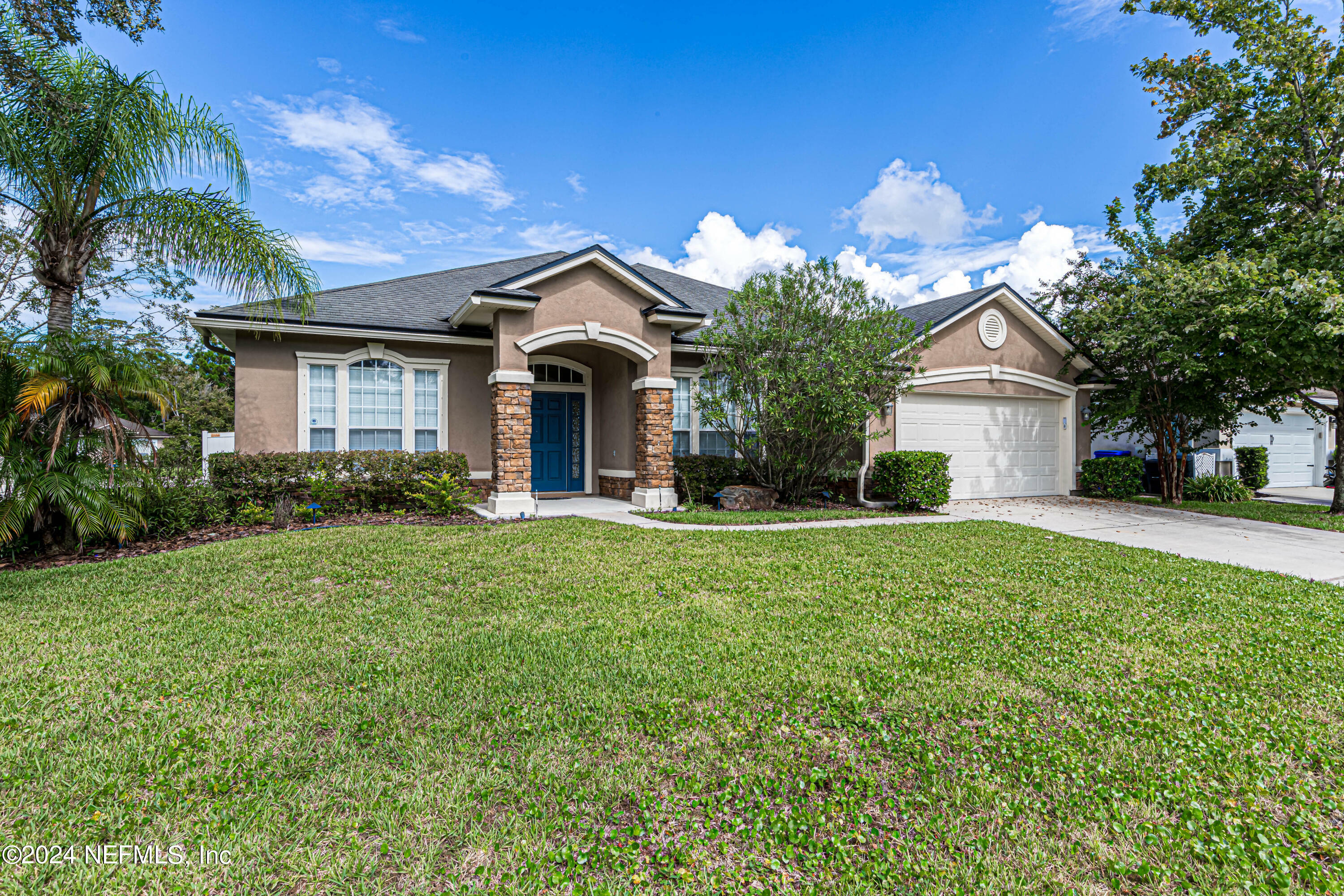 Property Photo:  208 Clear Creek Court  FL 32095 