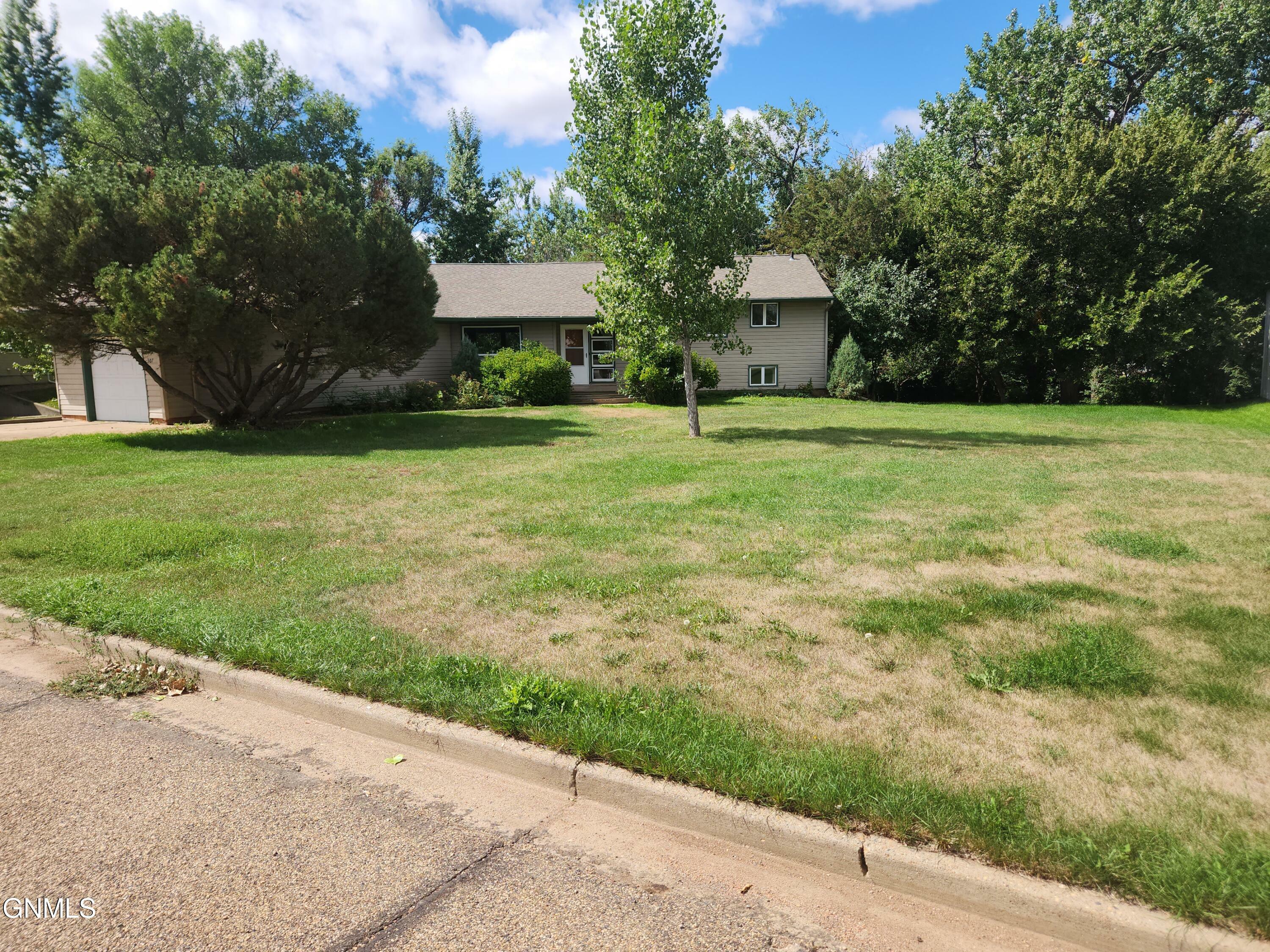 Property Photo:  307 3rd Street S  ND 58631 