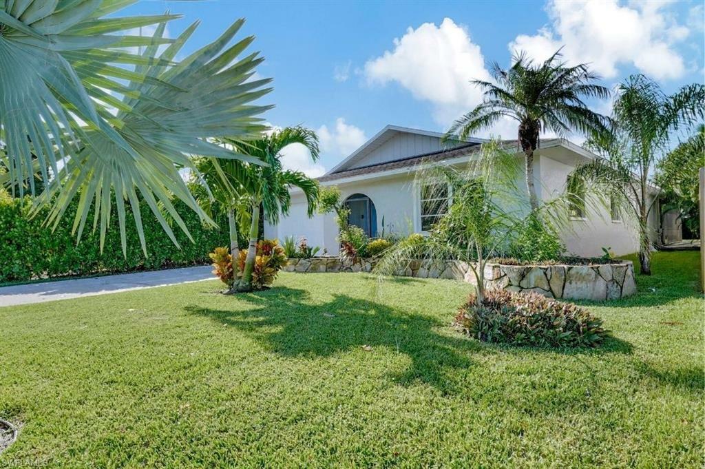 Property Photo: 758 103rd Ave N FL 34108