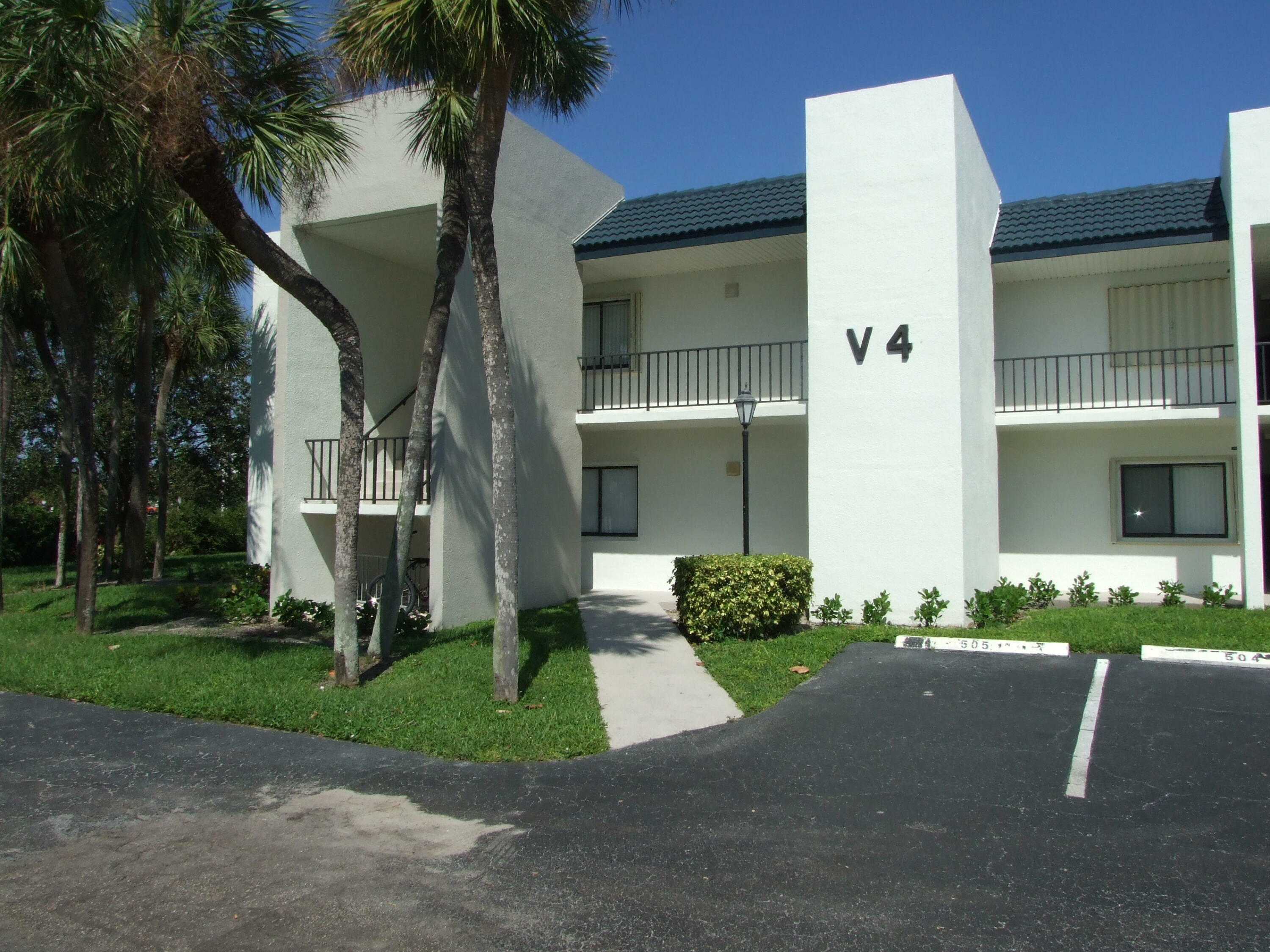 Property Photo:  1605 US Highway 1 203 V4  FL 33477 