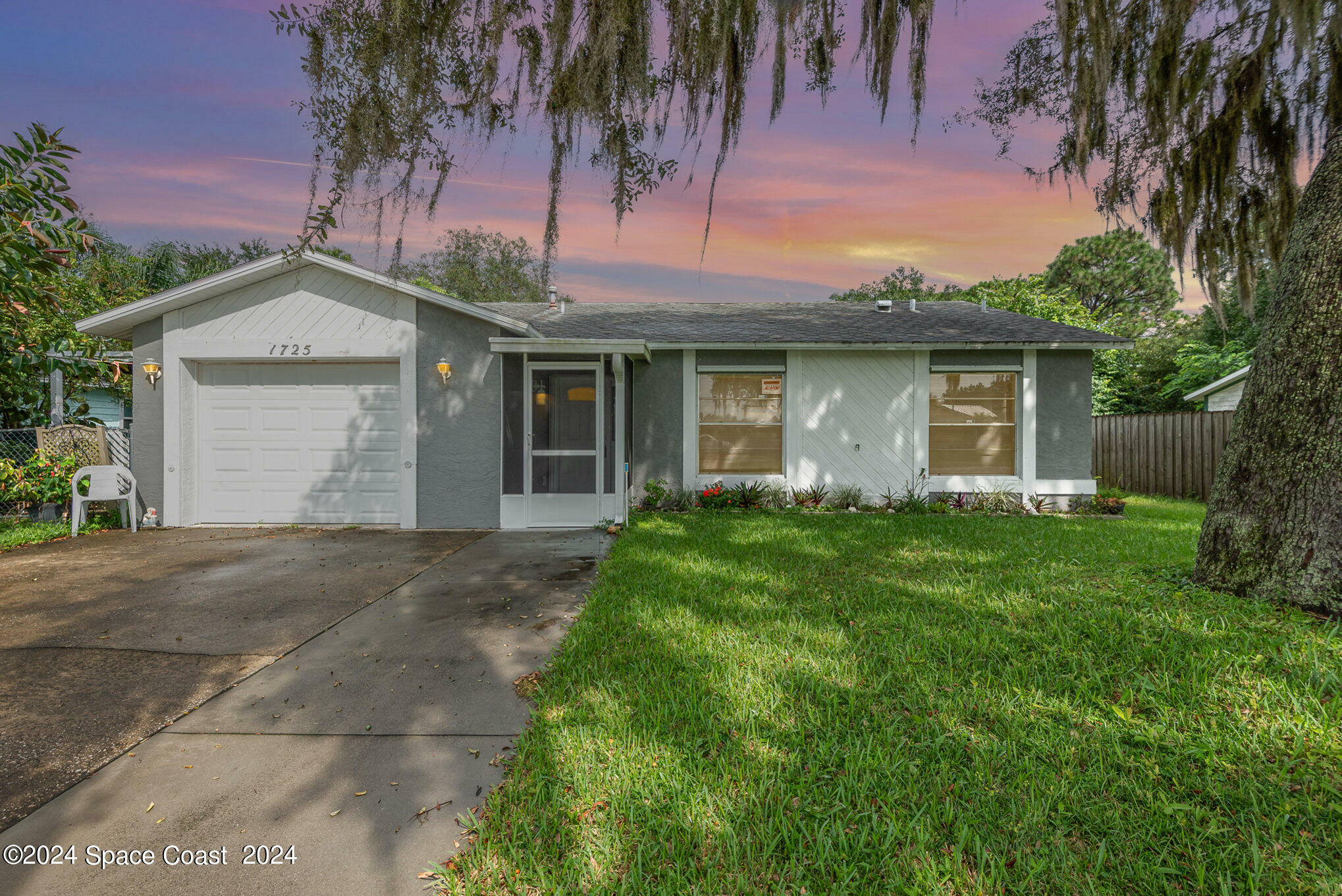 Property Photo:  1725 Valley Forge Drive  FL 32796 