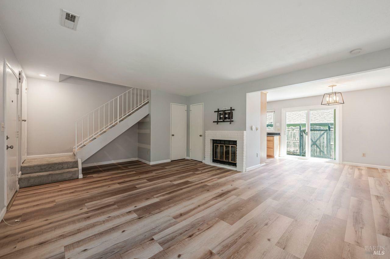 Property Photo:  325 Gate Way  CA 95401 