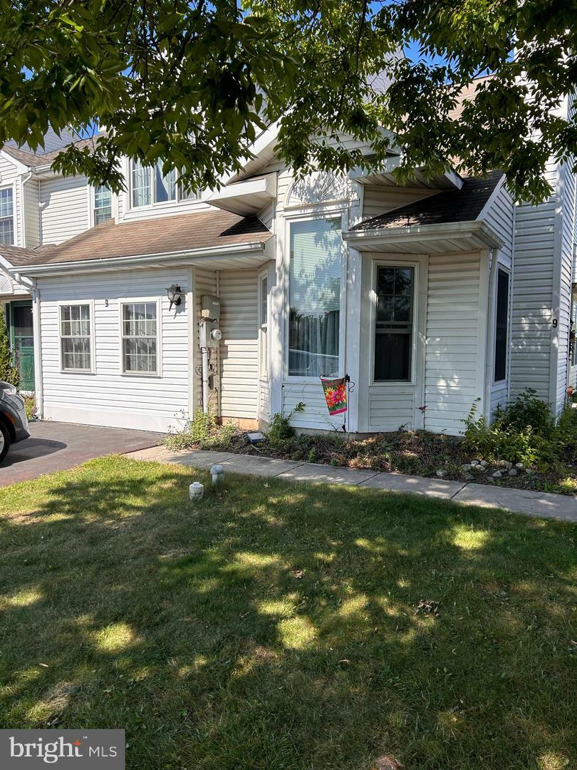 Property Photo: 9 Glen Meadow Court PA 18951