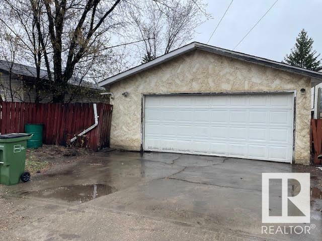 Photo de la propriété:  12206 64 Street NW  AB T5W 4J9 