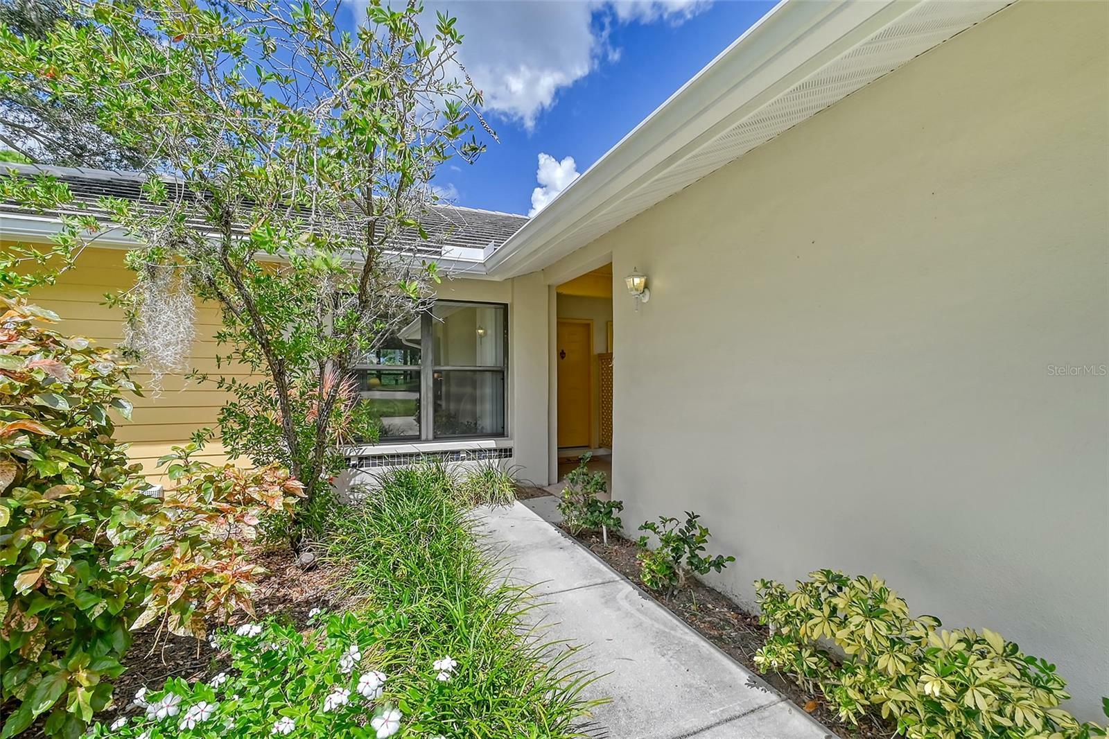 Property Photo:  338 Pembroke Drive 208  FL 34293 