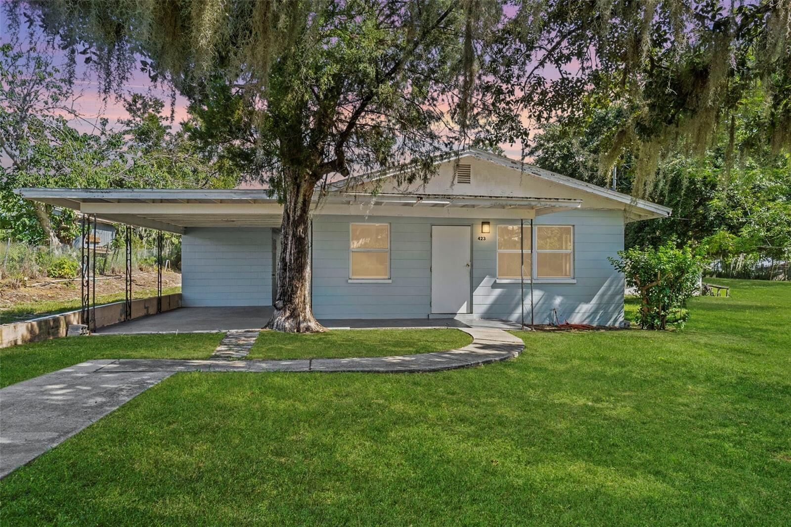 Property Photo:  423 E 9th Street  FL 33843 