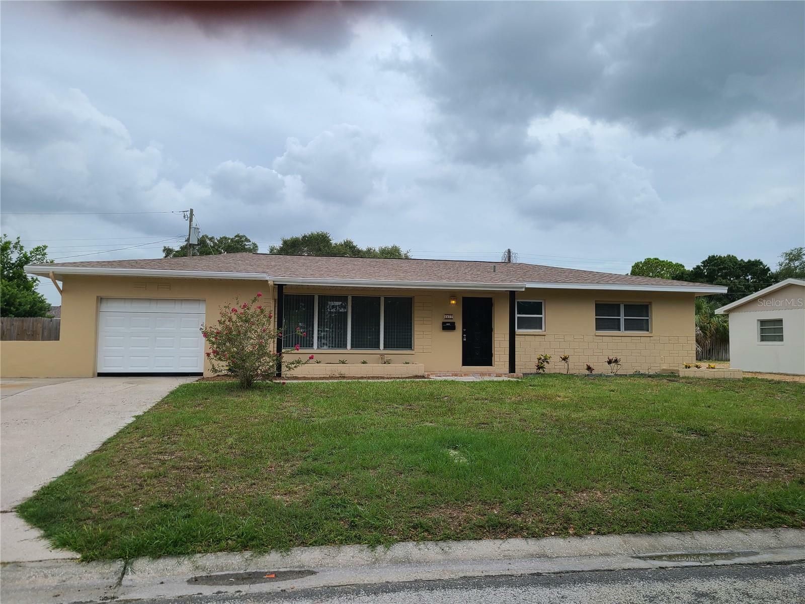 Property Photo:  6472 17th Place N  FL 33710 