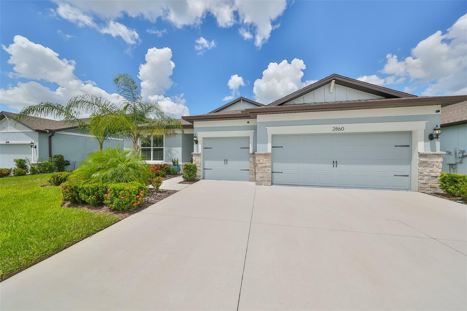 Property Photo:  2860 Buckhorn Forest Drive  FL 33594 