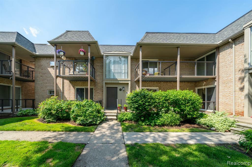 Property Photo: 1721 E 14 Mile Road B MI 48009 7239