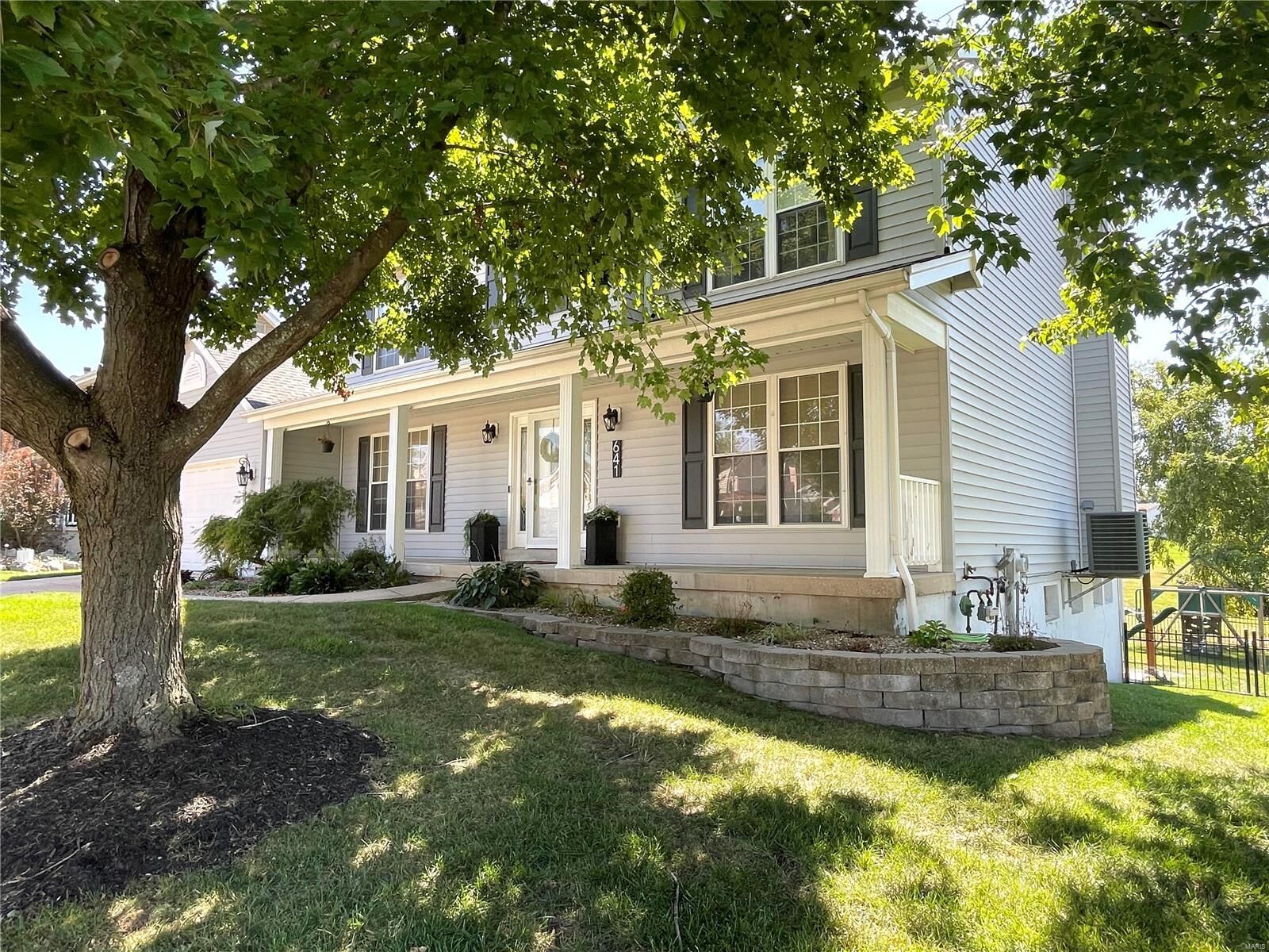 Property Photo:  