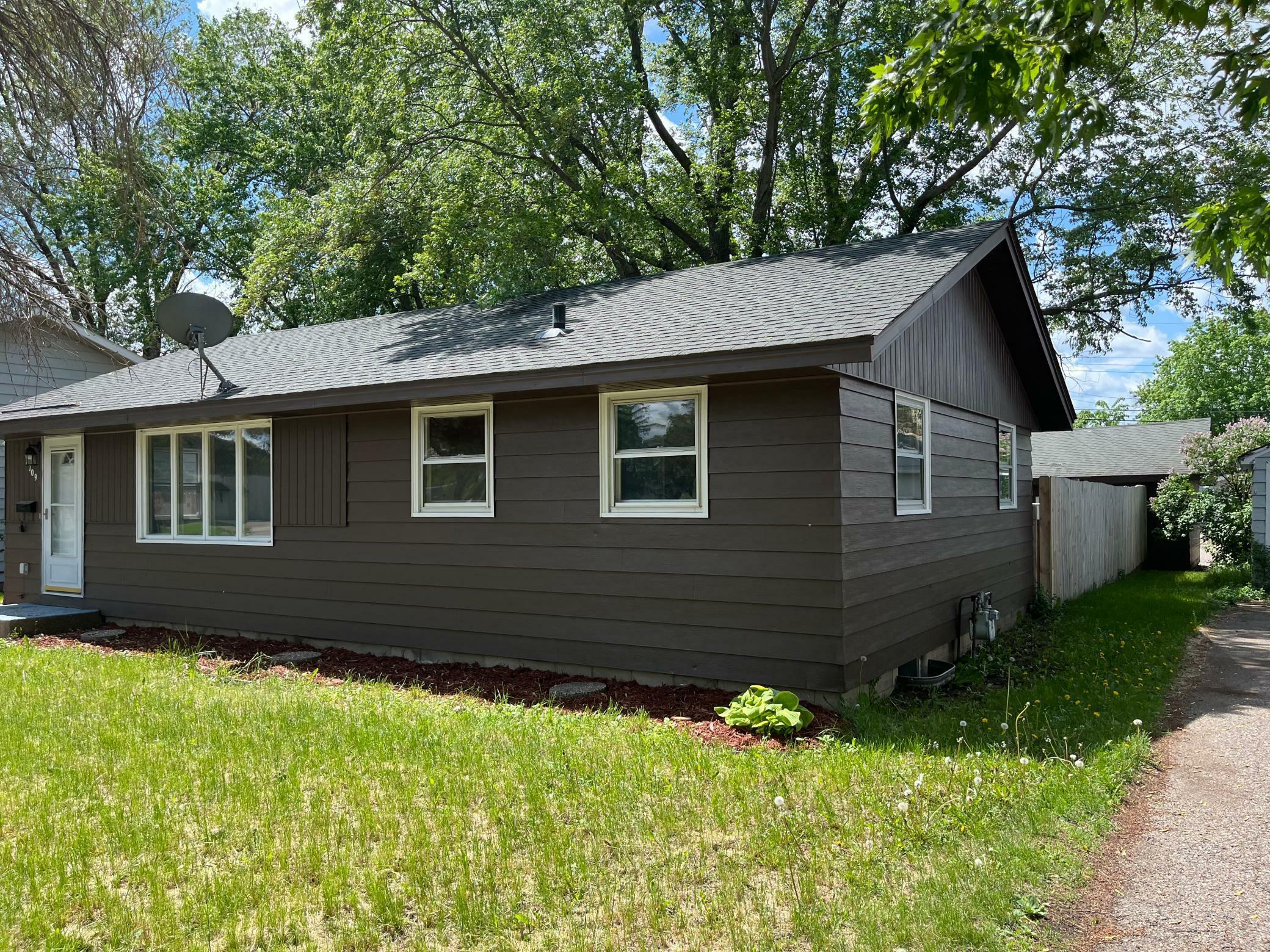 Property Photo:  709 24th Avenue N  MN 56303 