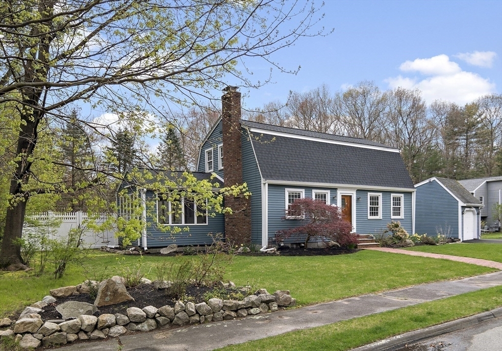 Property Photo:  2 Pine Glen Drive  MA 01864 