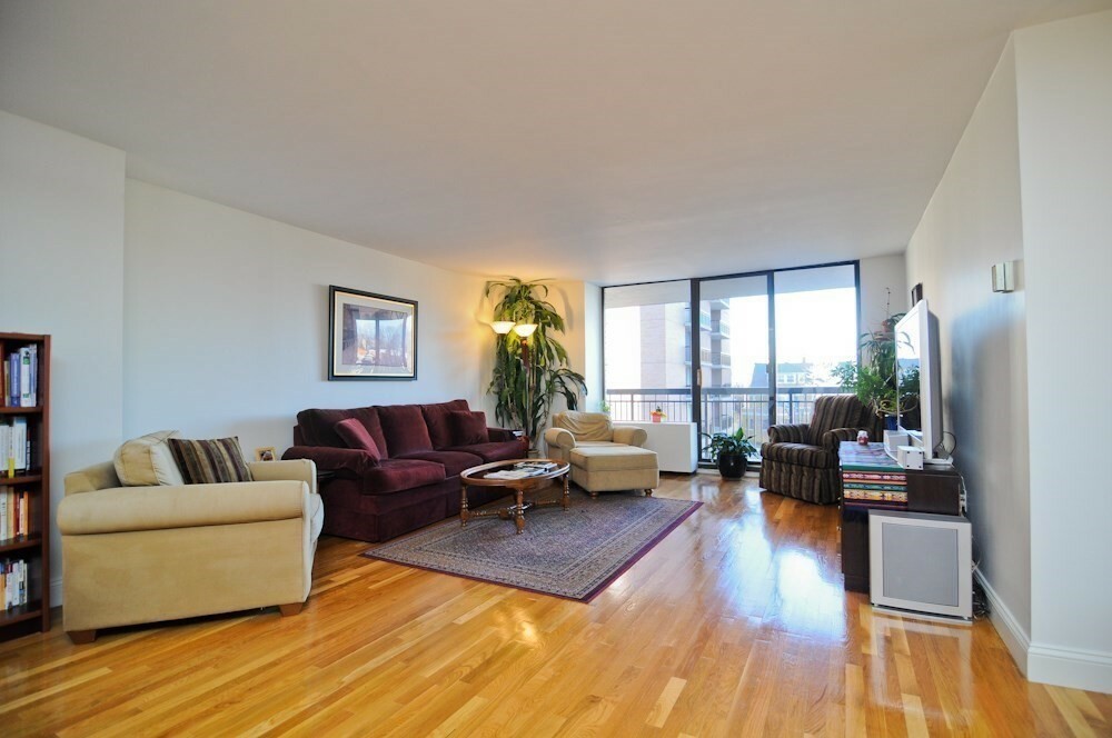 Property Photo:  60 Longwood Ave 304  MA 02446 