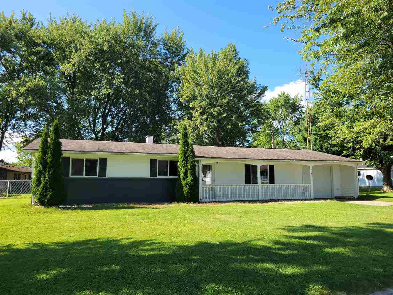 Property Photo:  209 Woodlawn Avenue  IN 47374 