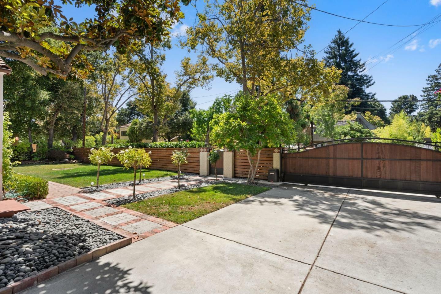 Property Photo:  1535 Cowper Street  CA 94301 