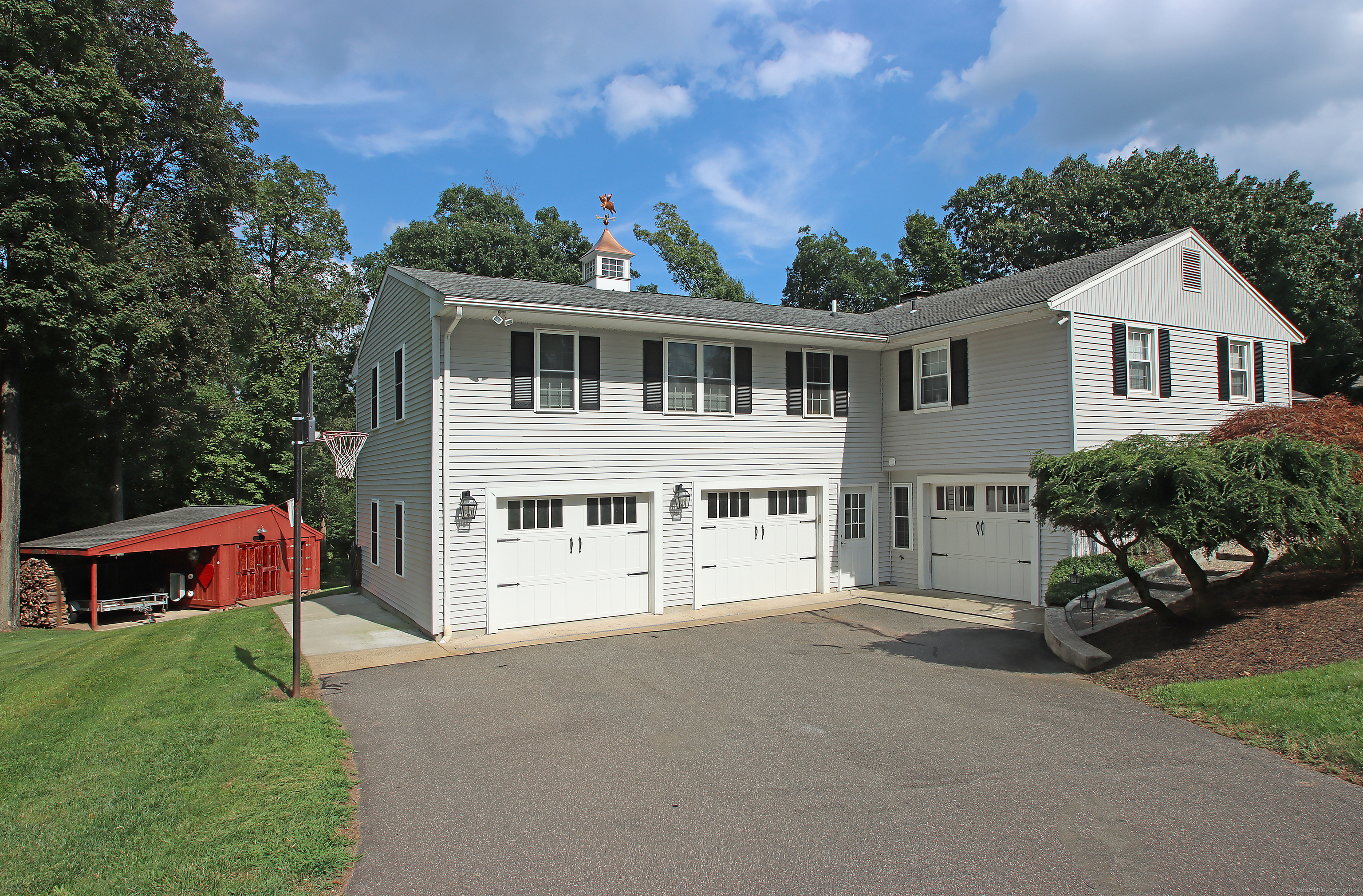 Property Photo: 71 Maltby Lane CT 06472