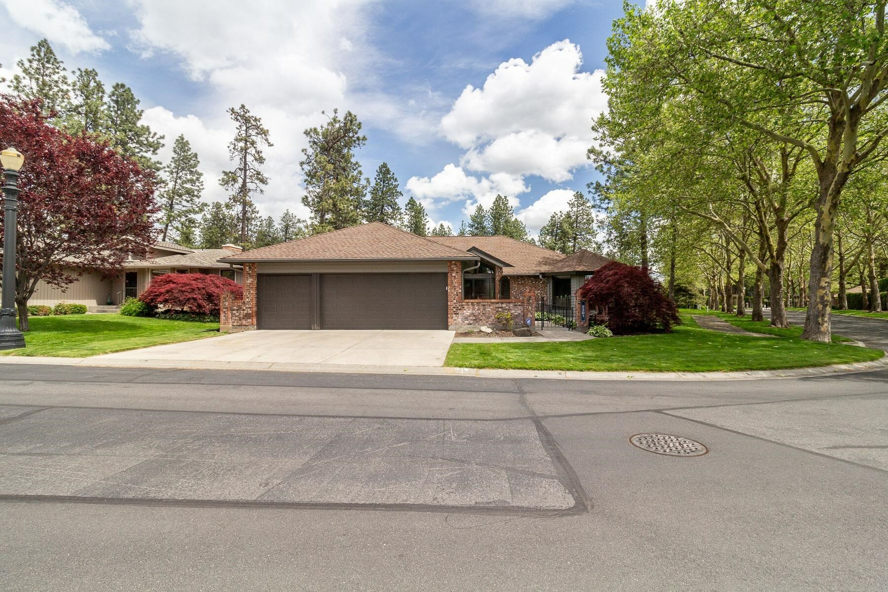 5301 S Muirfield Ln  Spokane WA 99223 photo