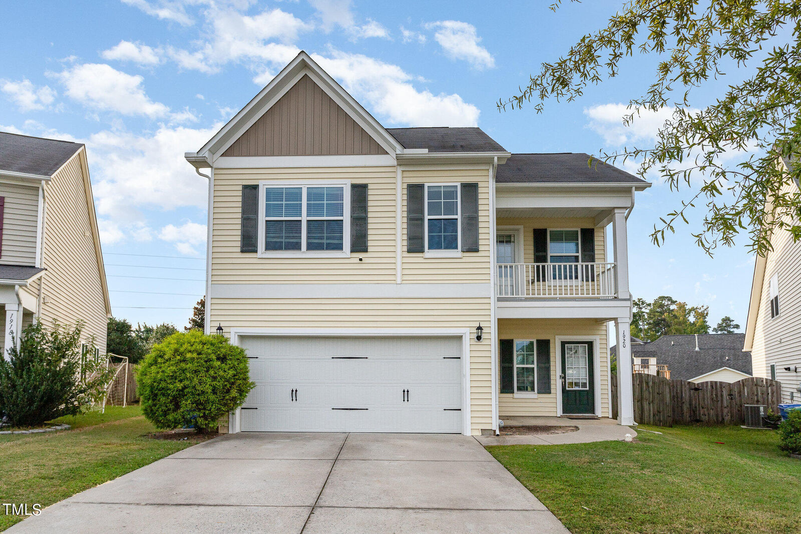 Property Photo: 1920 Hinswood Circle NC 27526